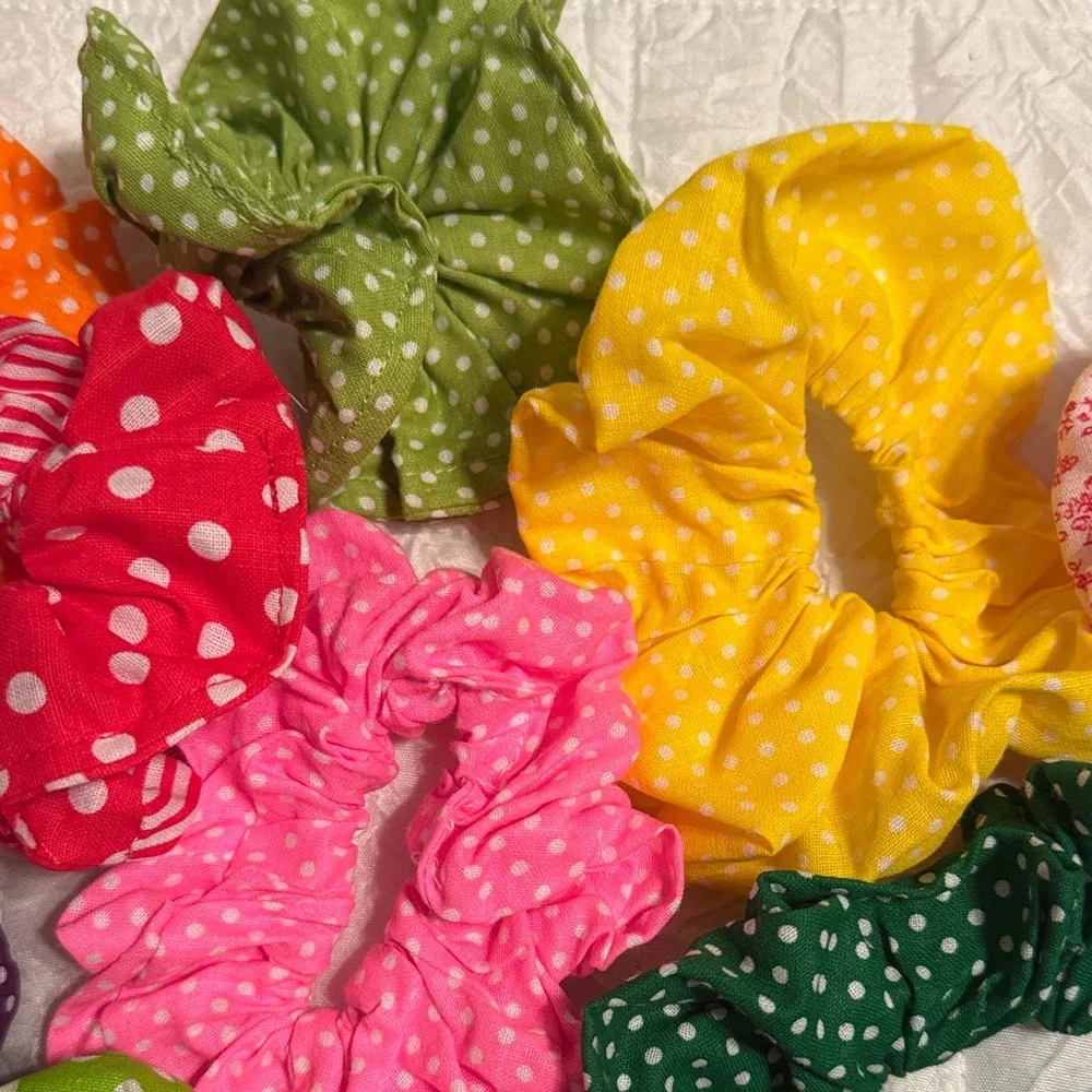 Assorted Polka Dot Scrunchie Set - Multi Color